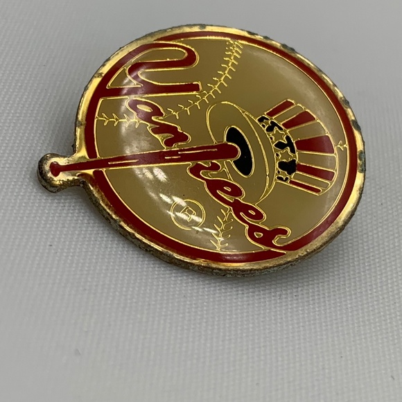 Vintage 90s MLB New York Yankees Retro Logo Collectible Lapel Pin - Picture 3 of 11